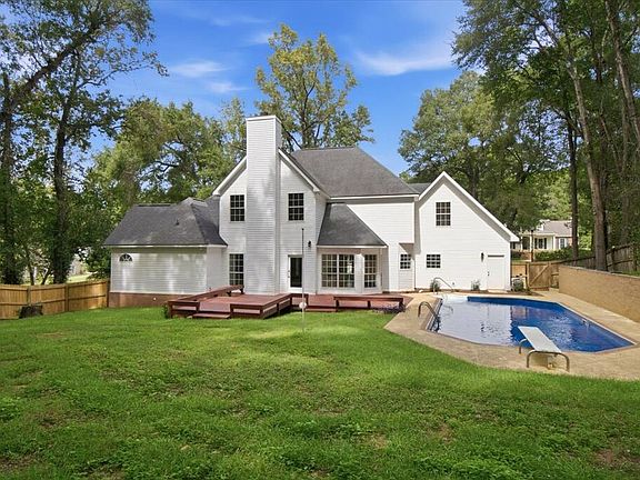 5th image of 100 Mulberry Ct