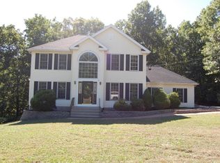 42 Crown Point Dr S, East Stroudsburg, PA 18302