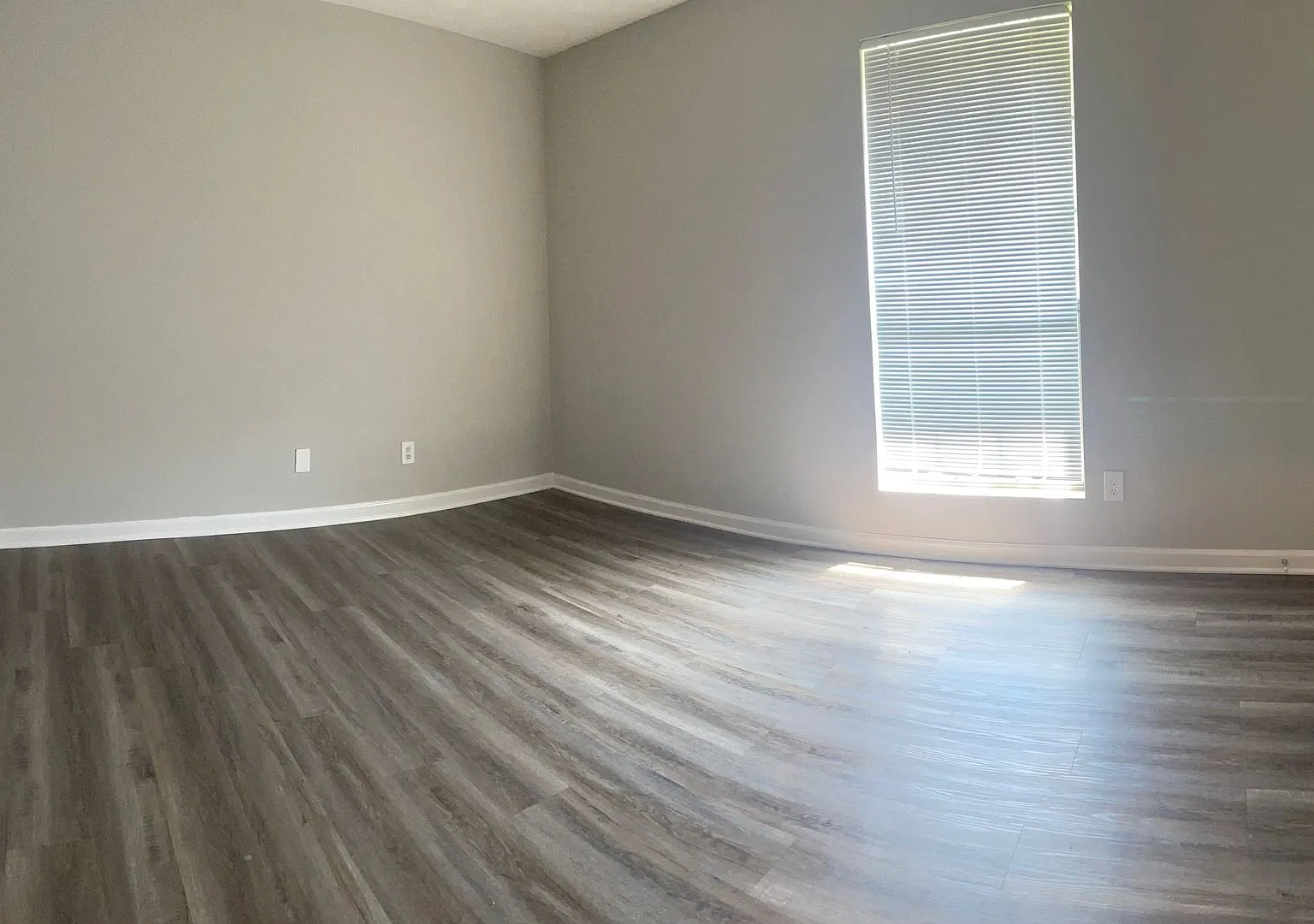 New Renovated 3 Bed/2 Bath Home For lease in Stone Mountain — Photo 2