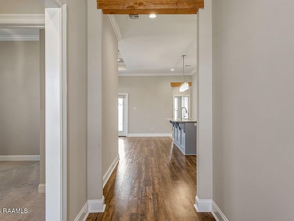 3rd image of 201 Bennington Ln