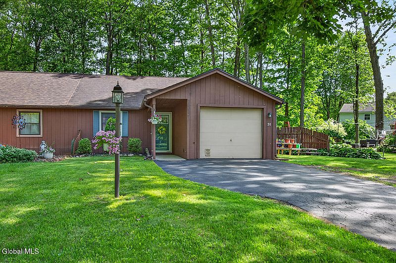 2nd image of 31 Glenbrook Drive