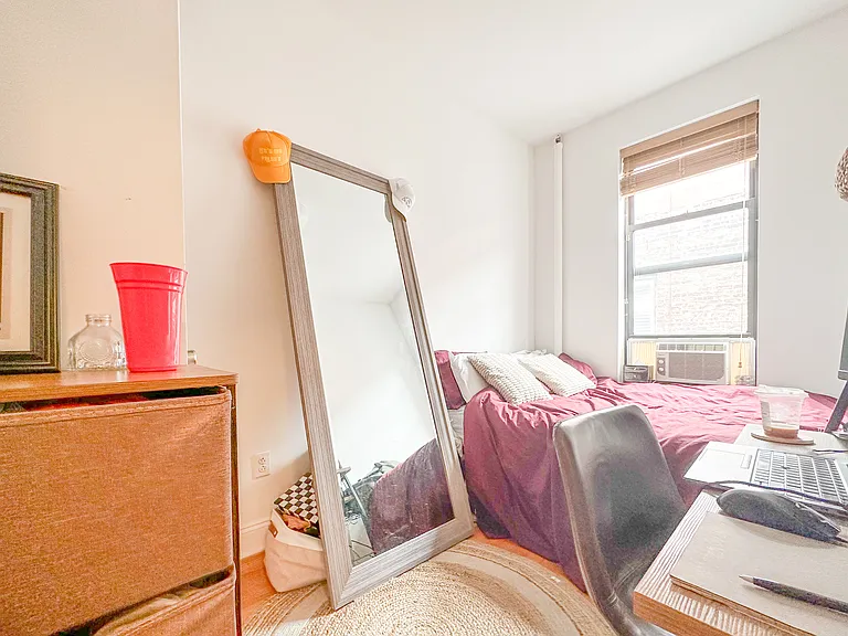 261 W 21st St #28 — Photo 7