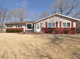 3550 SE Shoreline Dr, Topeka, KS 66605