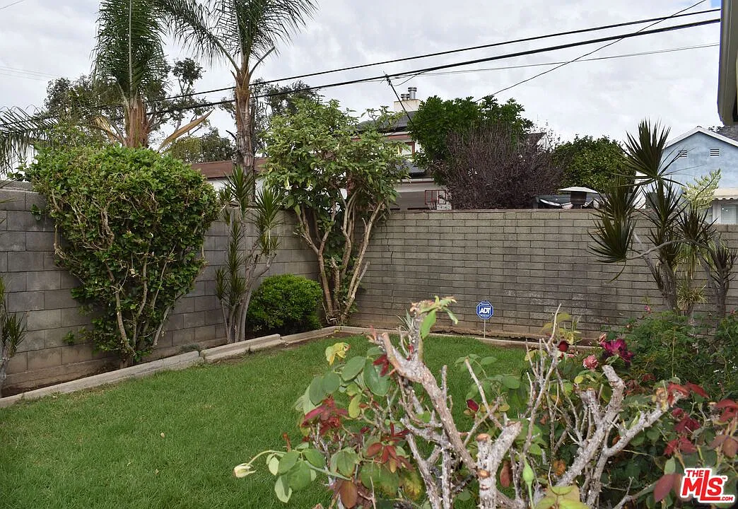 4 bed, 2.0 bath, 2196 sqft, $5,300 — Photo 4