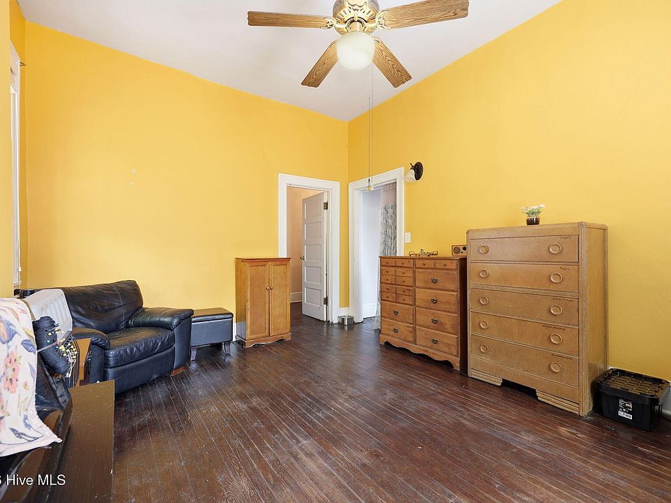 19th image of 707 W 4th Street