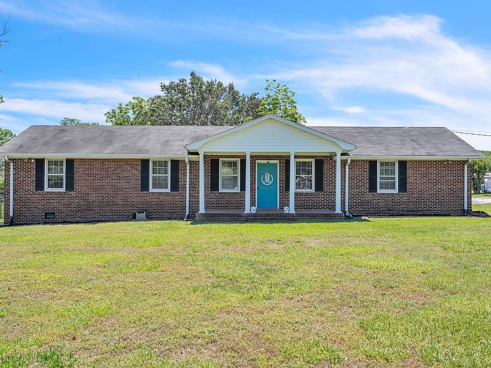 1st image of 101 Colonial Ln