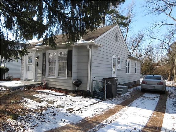 3rd image of 3436 N Temple Ave