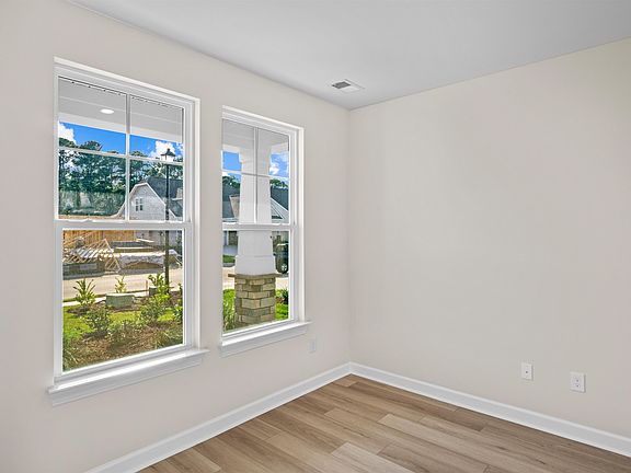 5th image of 2040 Woodrush Loop