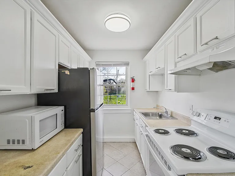 1244 Savannah Pl SE #B — Photo 14