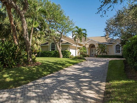 3rd image of 4706 Pebble Bay Cir