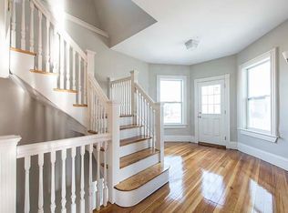 28 Beach Rd #2, Winthrop, MA 02152