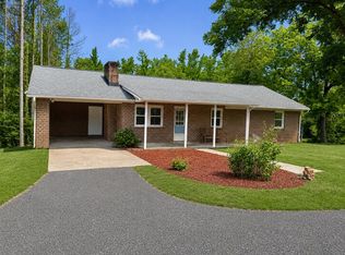 556 Leagan Dr, Blacksburg, SC 29702
