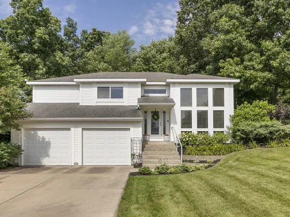 5831 Grand Oaks Dr NE, Comstock Park, MI 49321