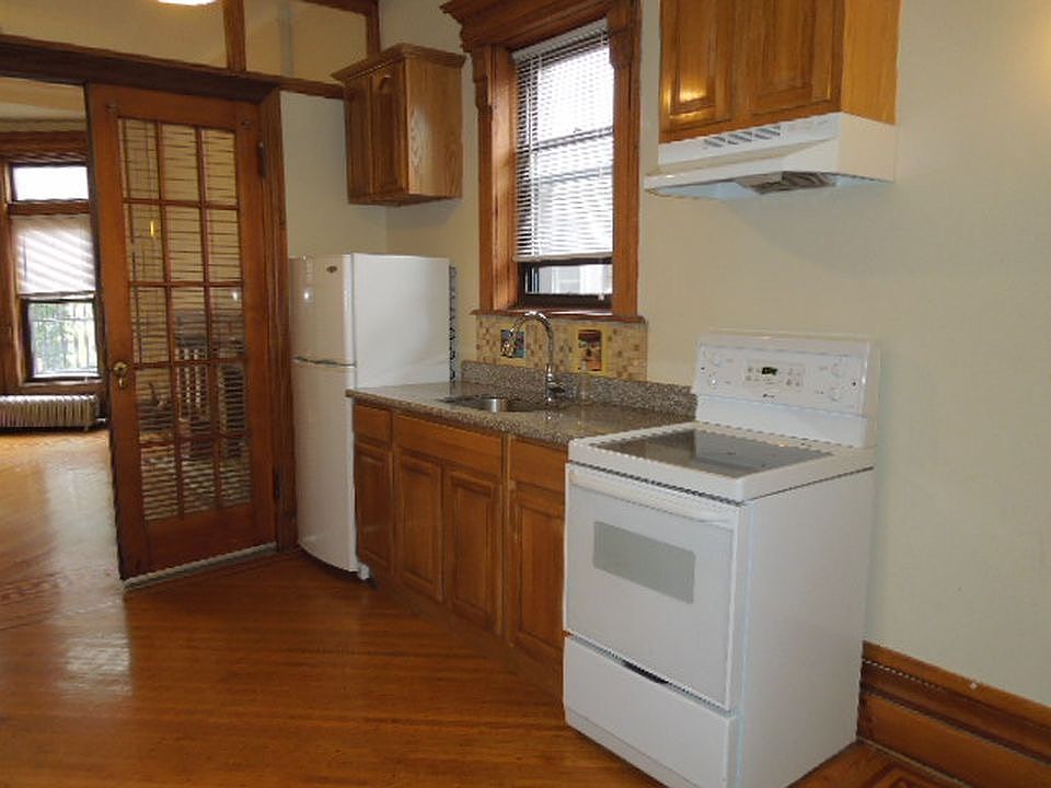 1st image of 364 Park Pl #3KF