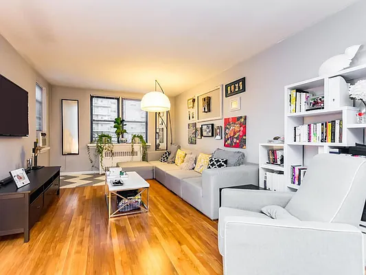 Sold by Re/Max In The City | media 1