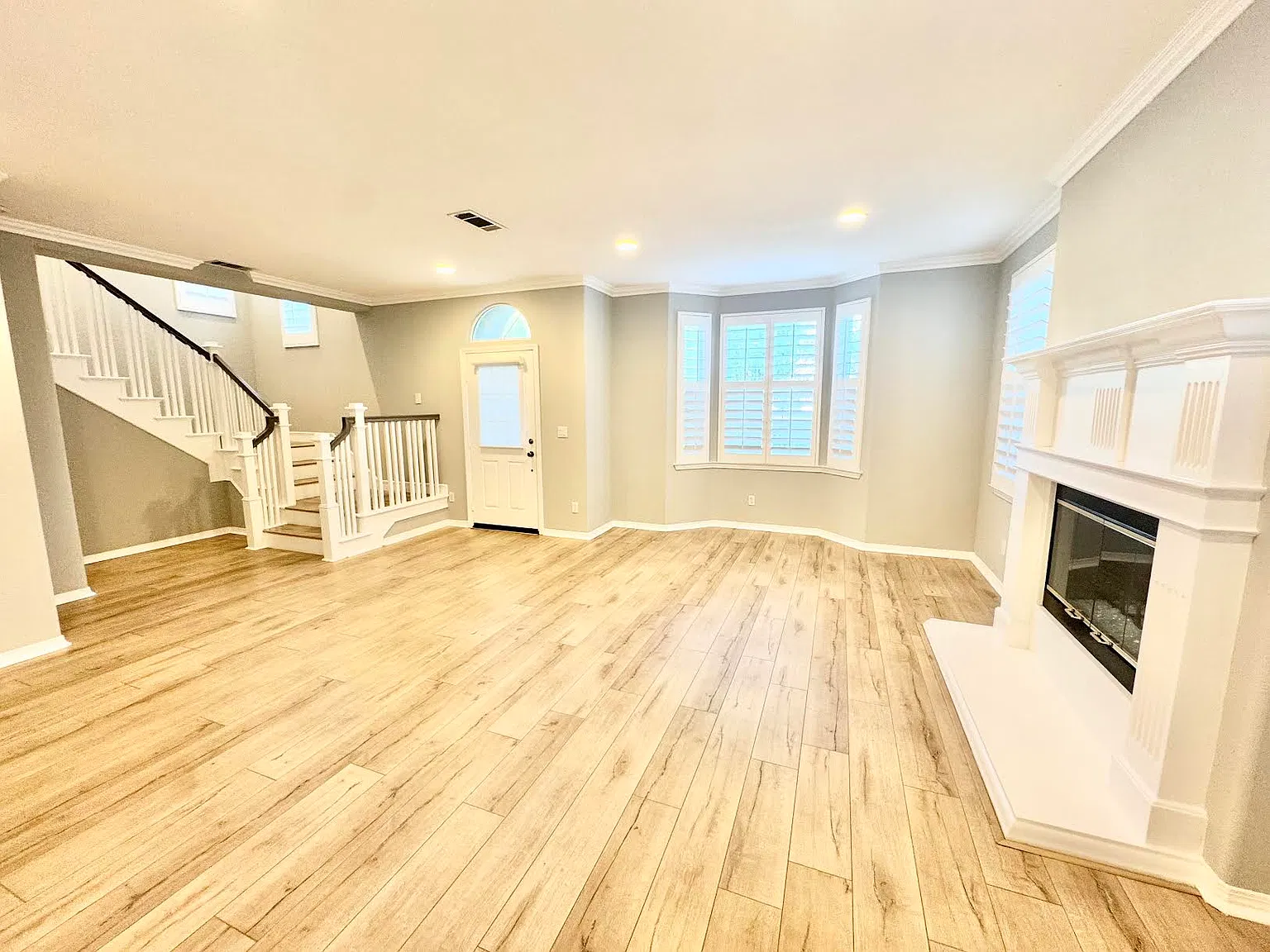 3 bed, 2780 sqft, $5,200 — Photo 2