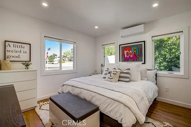 13504 Chandler Blvd — Photo 9