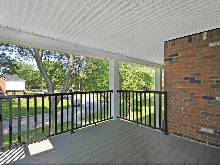 Huntley Square — Photo 10