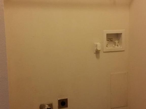 Hall - Washer Dryer Hookups