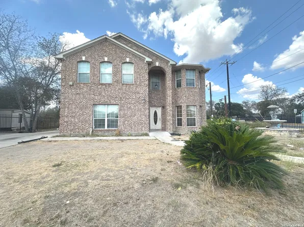 4131 WATERWOOD PASS DR, Elmendorf, TX 78112