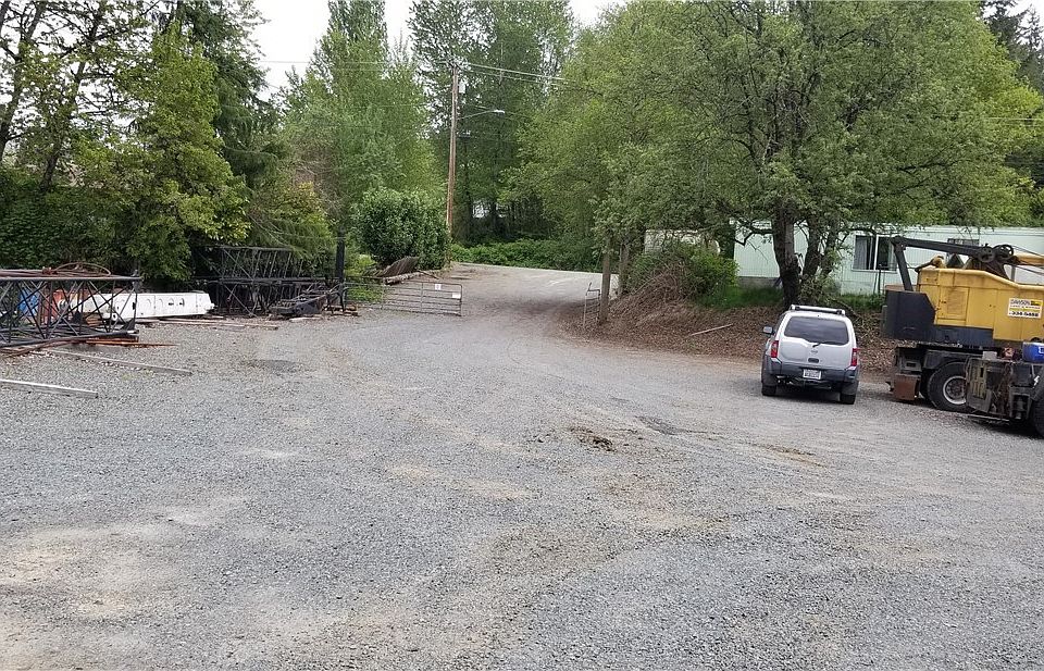 2nd image of 1626 S Lake Stevens Rd