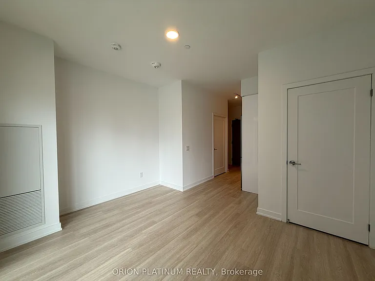 5105 Hurontario St #631 — Photo 6