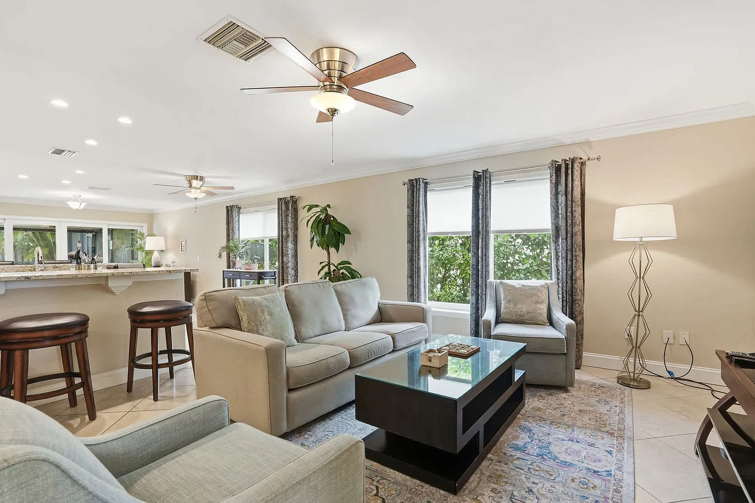 3 bed, 2.0 bath, 1571 sqft, $5,517 — Photo 1