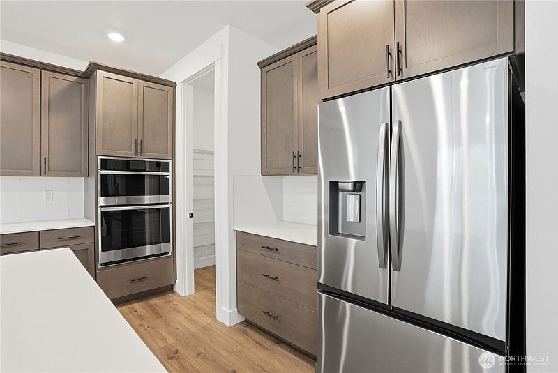 5th image of 22826 SE Shore Street