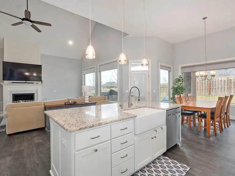 129 N Glengary Dr — Photo 8