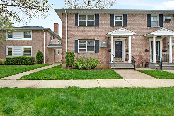 Sold by Five Star Realty Group | media 23