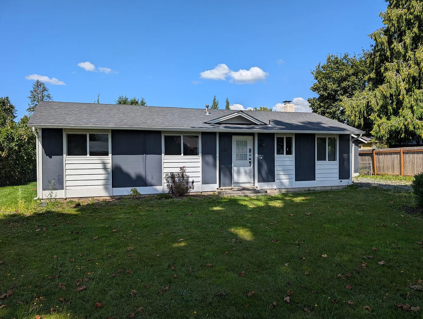 1318 Railroad Avenue — Photo 1