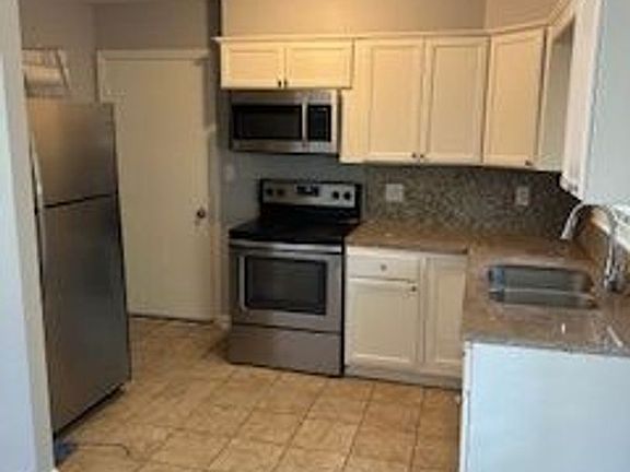 2nd image of 9619 Fremont Ave