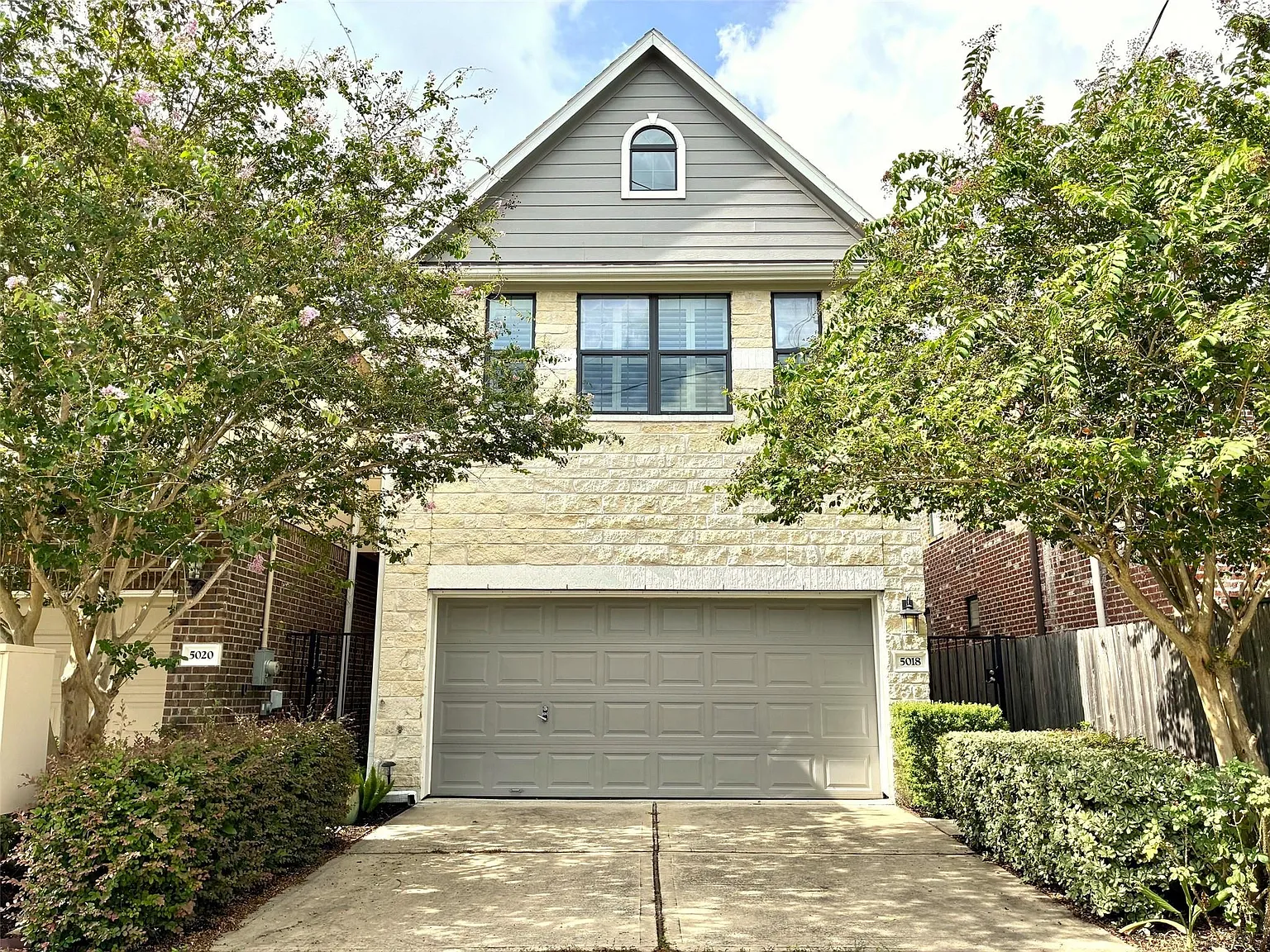 3 bed, 2.5 bath, 2514 sqft, $3,900 — Photo 1