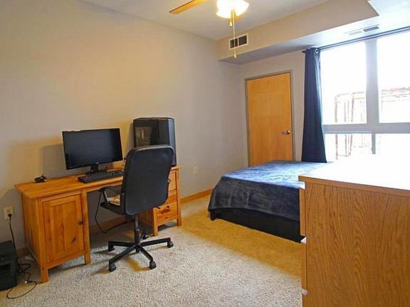 2nd image of 2600 University Ave SE APT 213