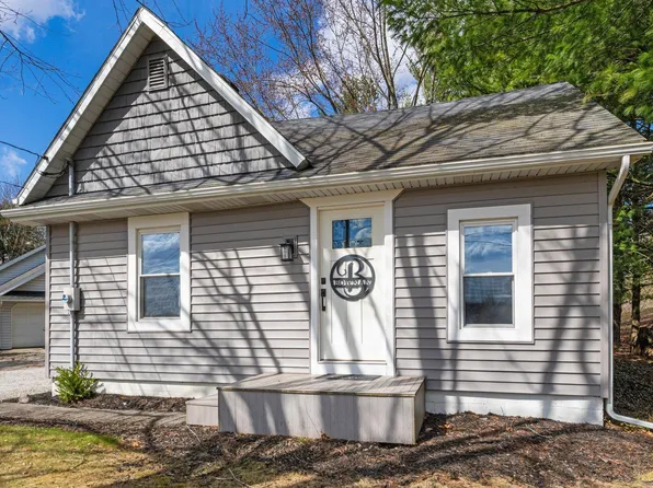 230 195th Ln, Hamilton, IN 46742