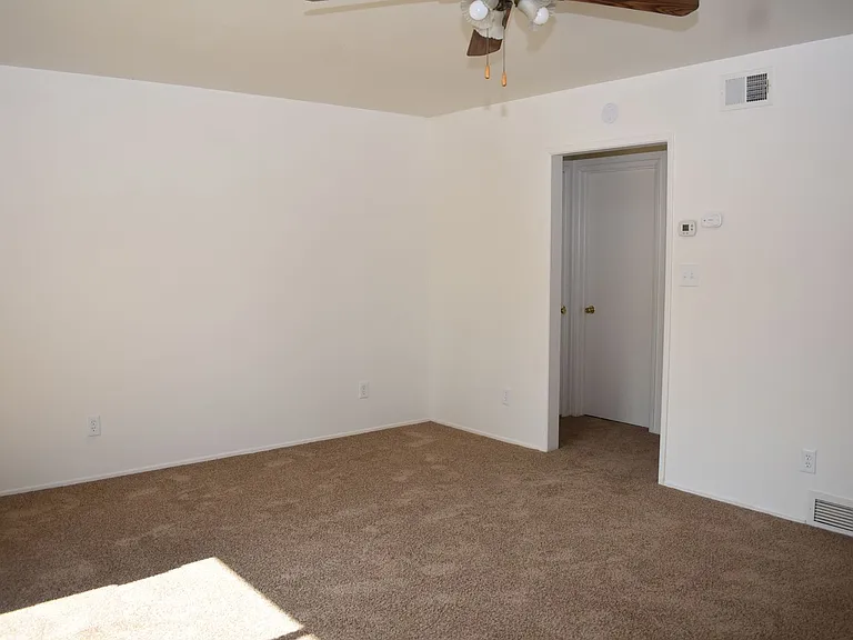 512-516 N Citrus Ave — Photo 21