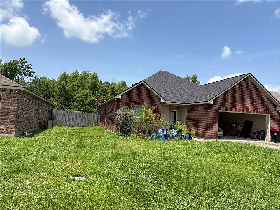 2nd image of 107 Sunny Oak Trl