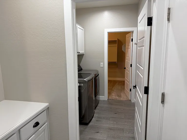 LAUNDRY ROOM AND DROP ZONE
