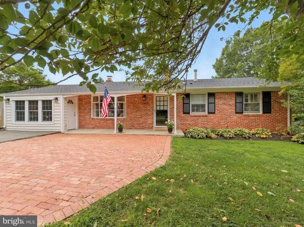 17405 Park Mill Dr, Derwood, MD 20855