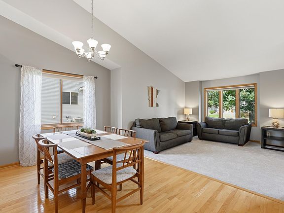 5th image of 1315 Oakwood Ln