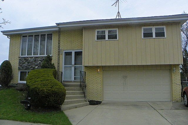1st image of 6747 W 89th Pl