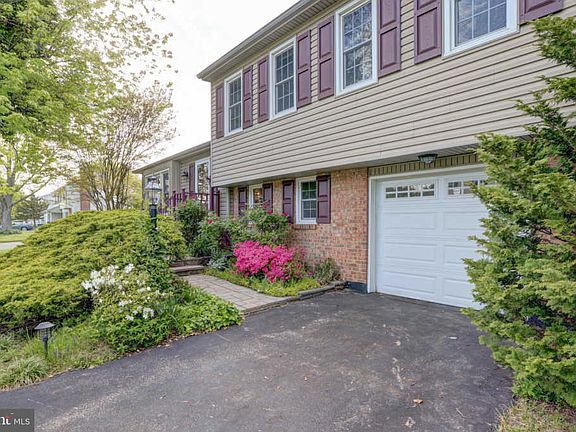 2nd image of 69 Scott Run Cir