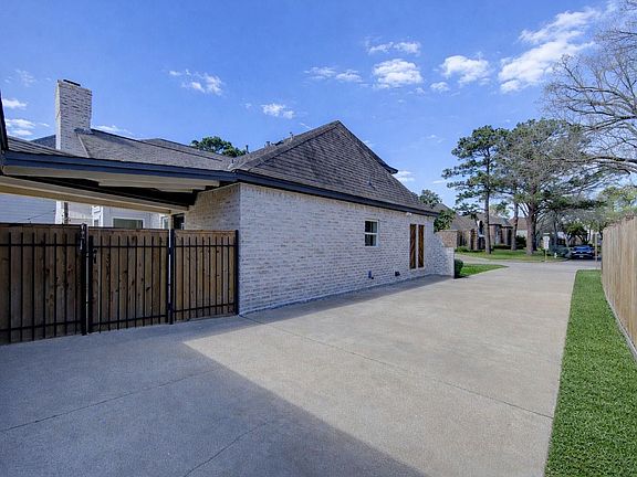 3rd image of 20615 Cranfield Dr