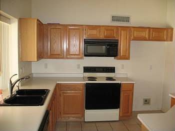 3rd image of 6707 E Villeroy St