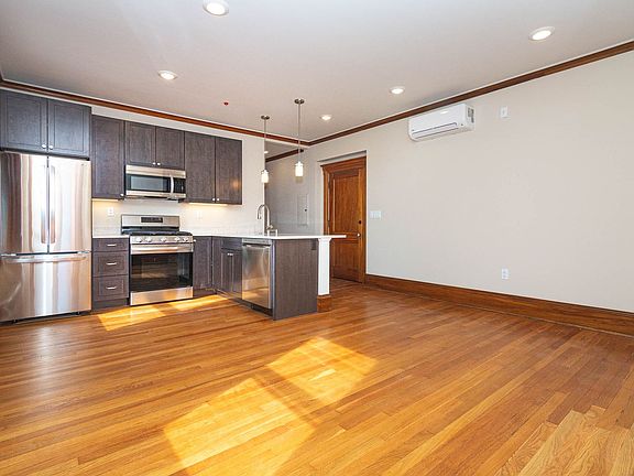 5th image of 20 Harbor St #129-02