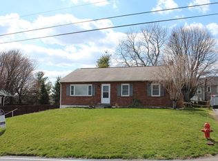 42 Harvest Rd, Lancaster, PA 17602