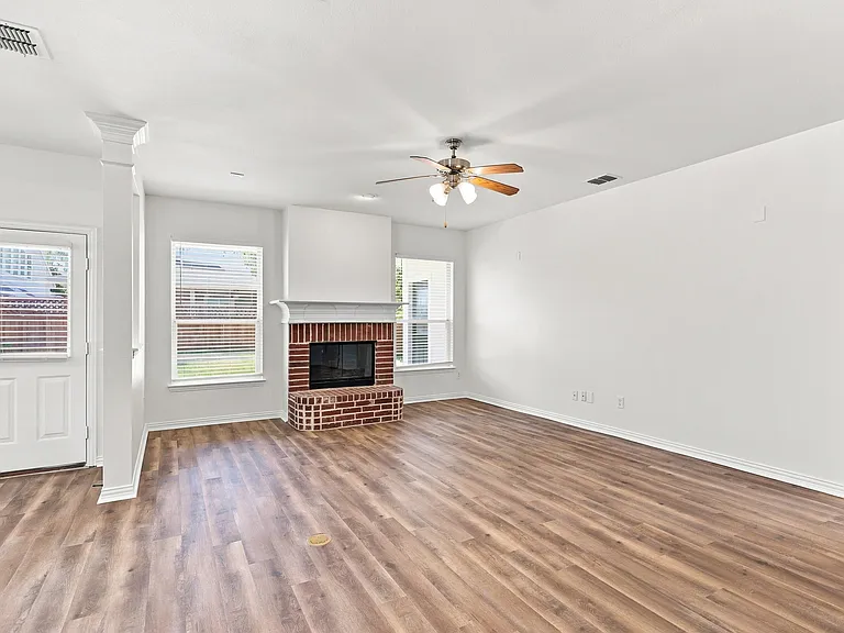 3403 Oakleigh Ln — Photo 10