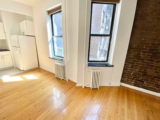 Rented by JM Preston Properties LLC | media 30