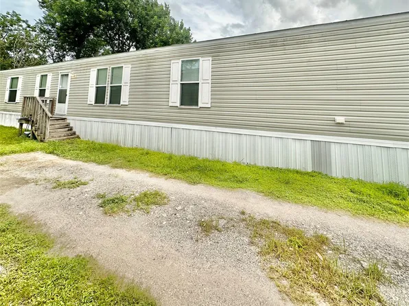 326 Jasper St Trailer 20, Bacliff, TX 77518