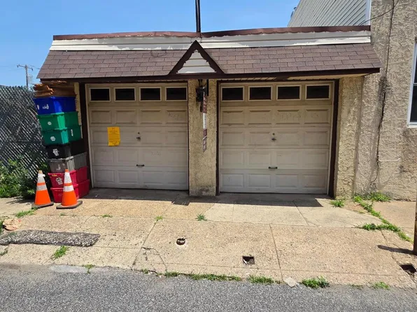 2561 E Auburn St, Philadelphia, PA 19134